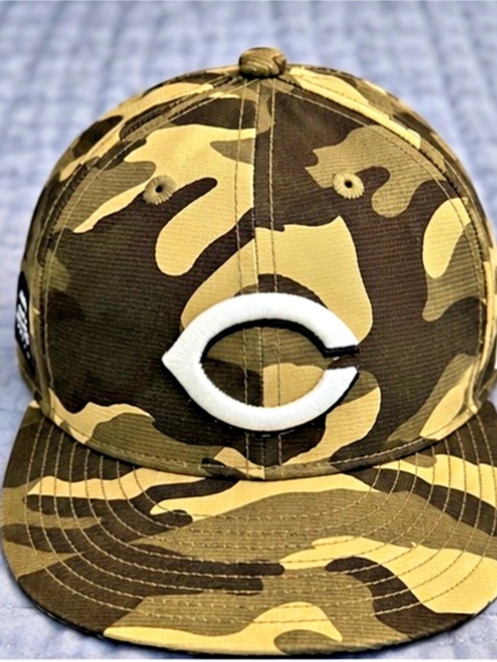 2022 New Era Cincinnati Reds Armed Forces Day Camo 59FIFTY Fitted Hat 7 3/4